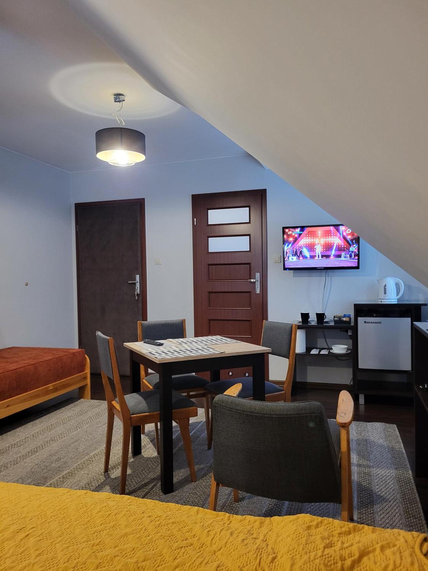 Pokoje Pod 22 Bis Homestay Lebcz